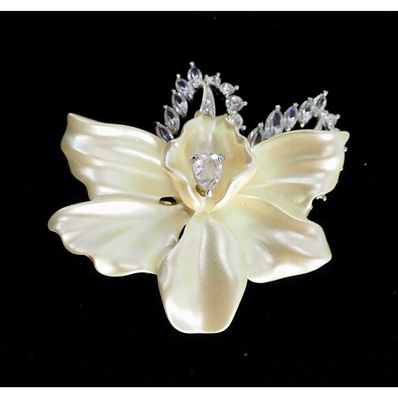 Nolan Miller Signed Ivory Orchid Floral Clear Crystal Rhinestones Brooch Vintage - Picture 4 of 16